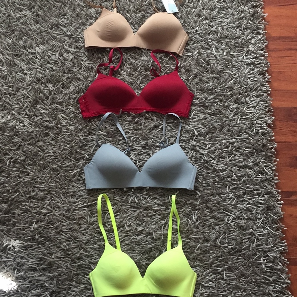 4 GAP wireless bras sizes 32A and 34A